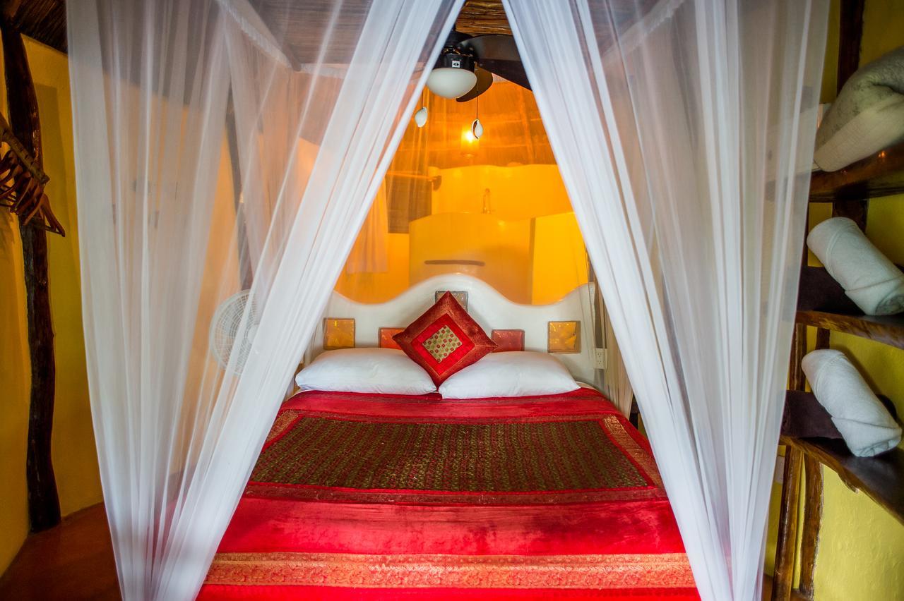Cabanas La Luna Hotel Tulum Pueblo Buitenkant foto
